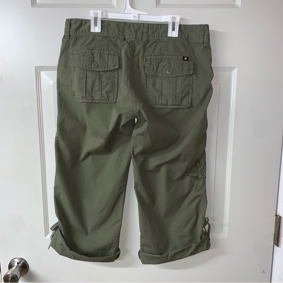Lucky Brand Army Green Floral Embroidery Capri Pants size 10/30 - Picture 2 of 10